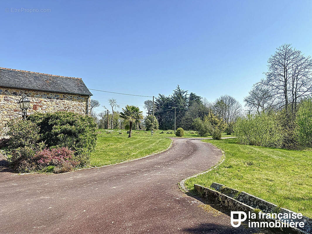 Maison à SAINT-PERN
