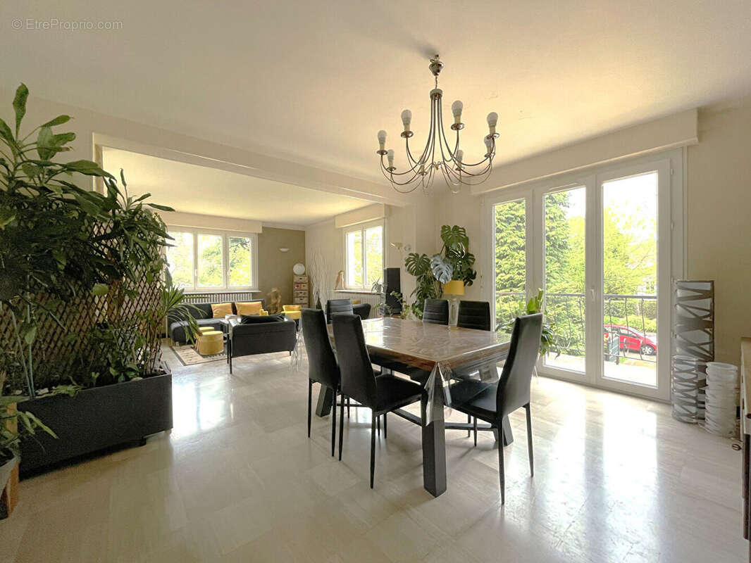 Maison à JOUY-AUX-ARCHES