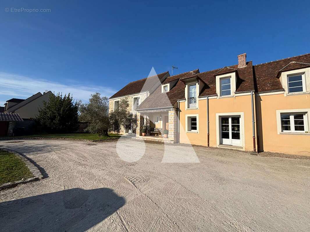 Maison à MARLES-EN-BRIE