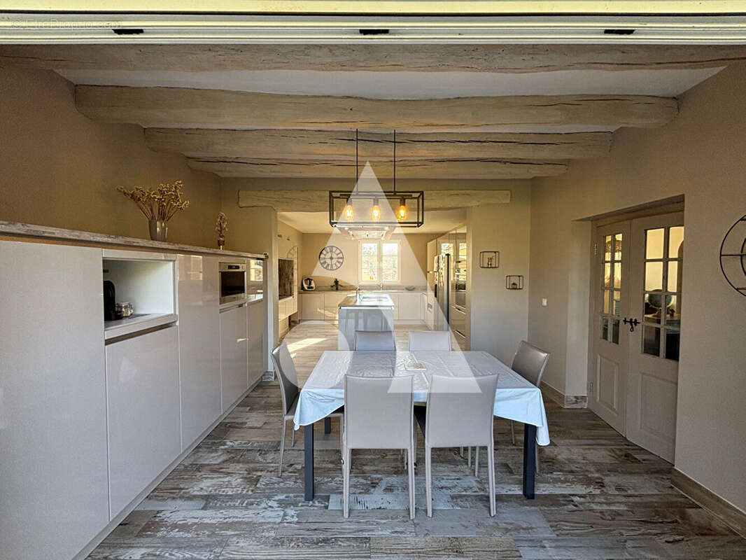 Maison à MARLES-EN-BRIE