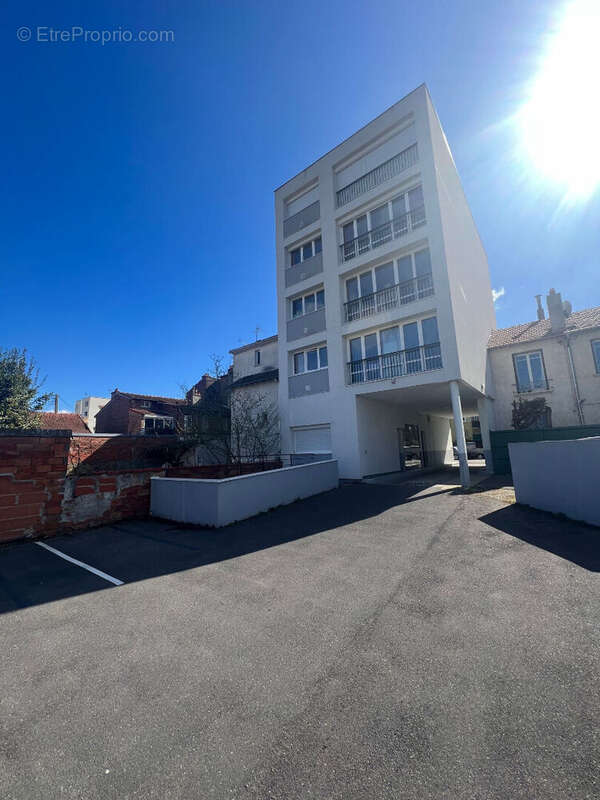 Appartement à SARTROUVILLE