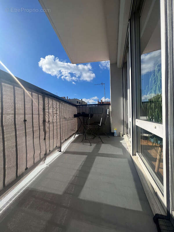 Appartement à SARTROUVILLE