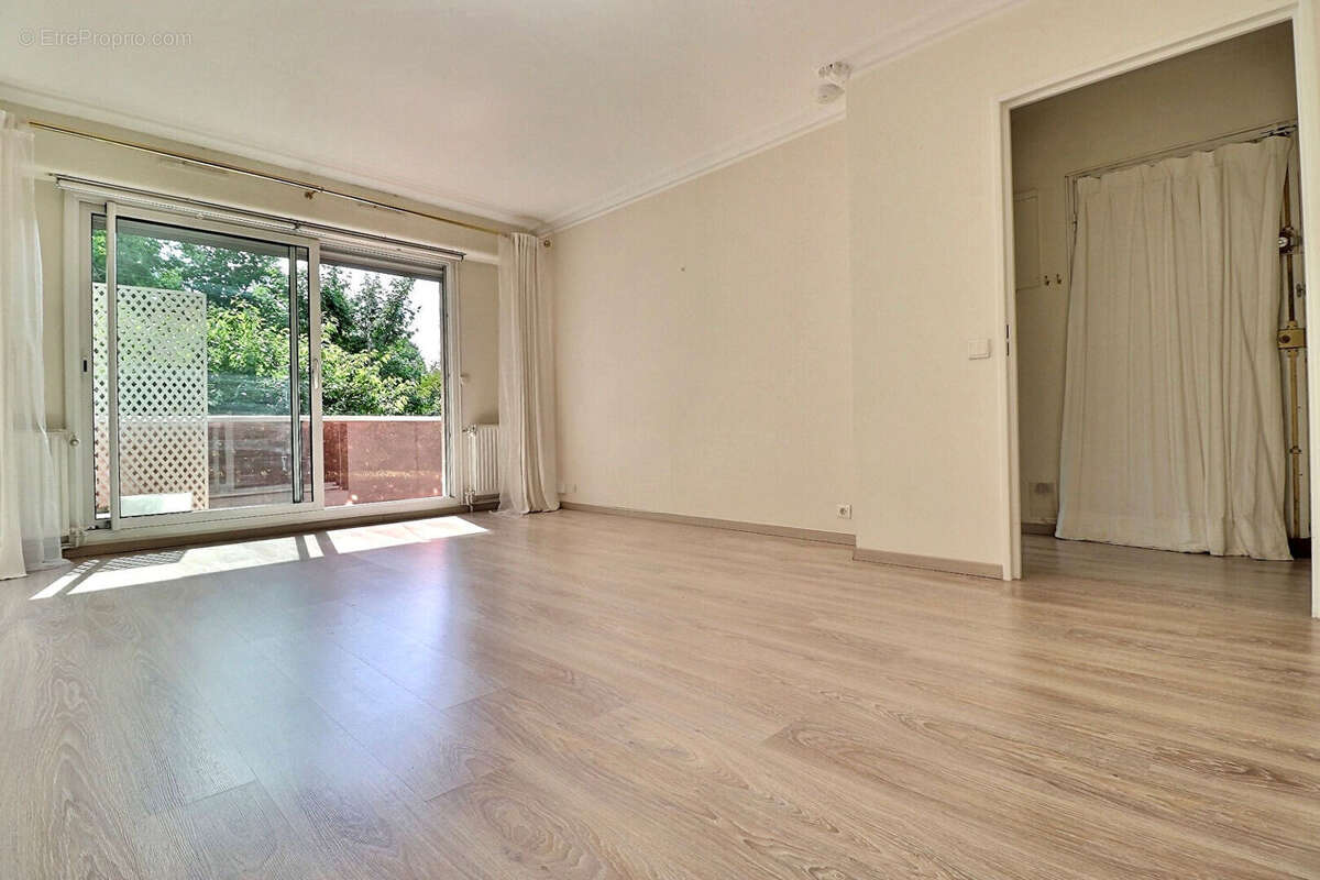 Appartement à L&#039;ETANG-LA-VILLE