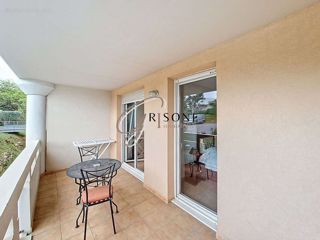 Appartement à SIX-FOURS-LES-PLAGES