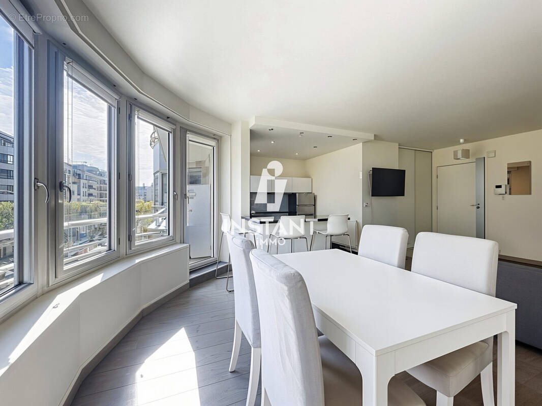 Appartement à CHARENTON-LE-PONT