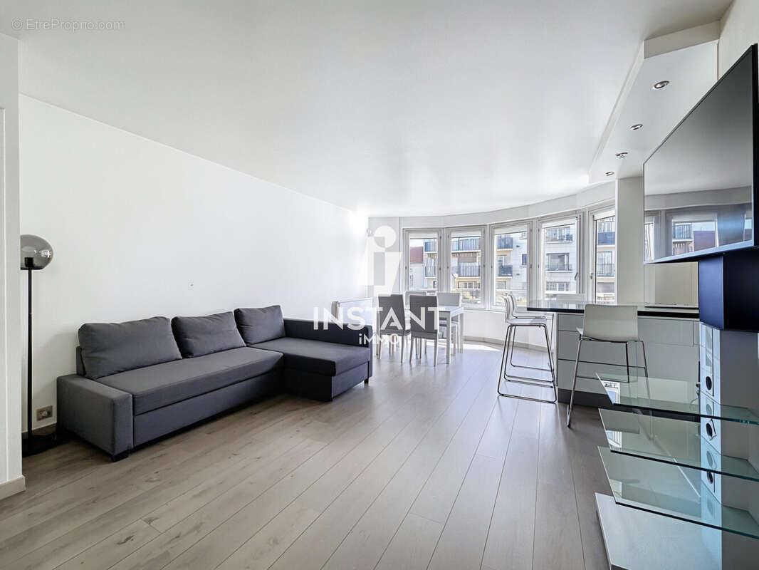 Appartement à CHARENTON-LE-PONT