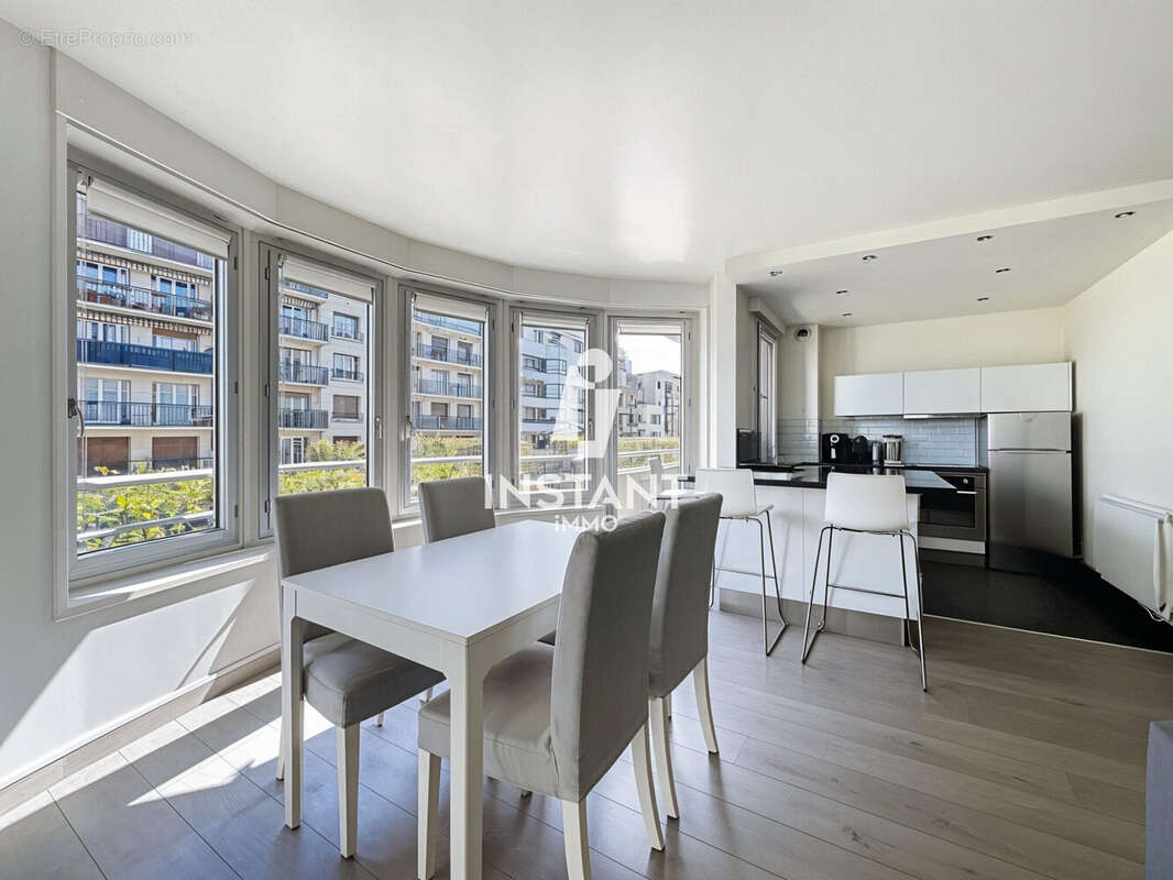 Appartement à CHARENTON-LE-PONT