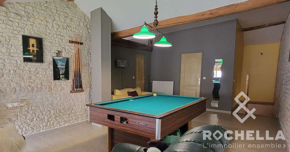 Salle de jeux 1er étage (palier ) - Maison à CRESSE