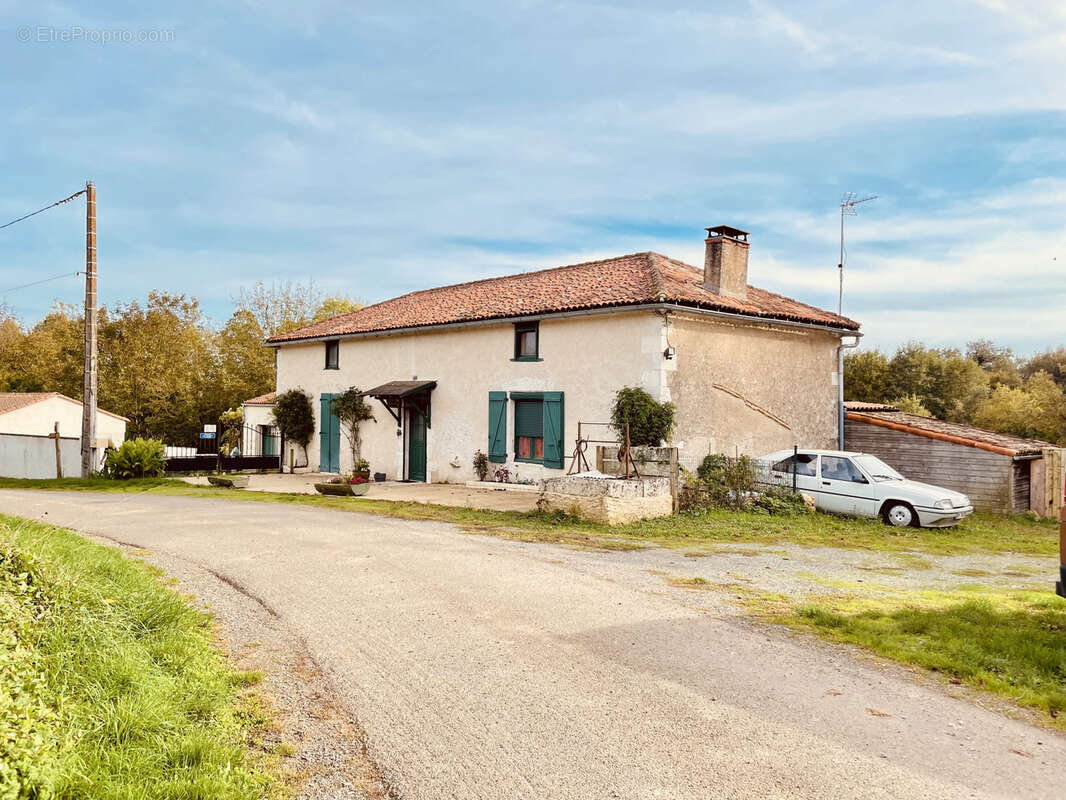 Maison à LE VIGEANT