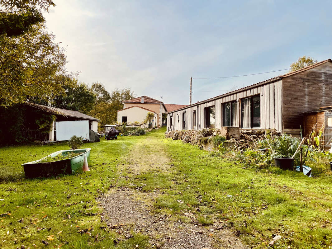 Maison à LE VIGEANT
