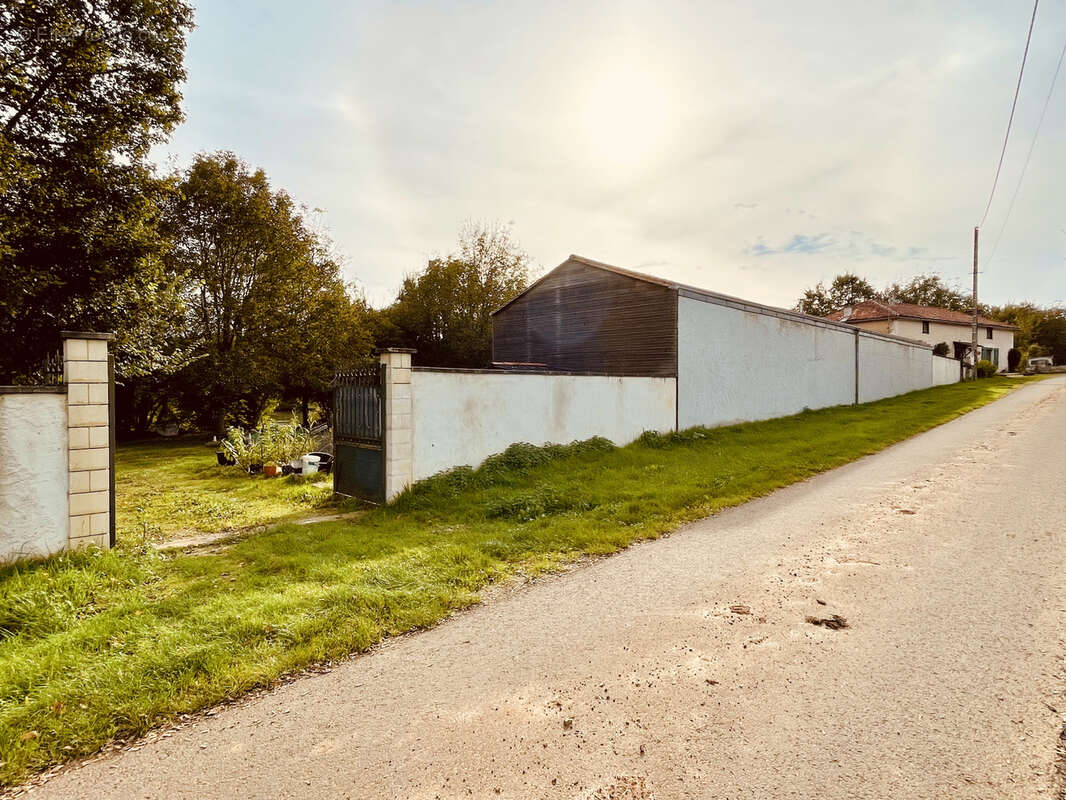 Maison à LE VIGEANT