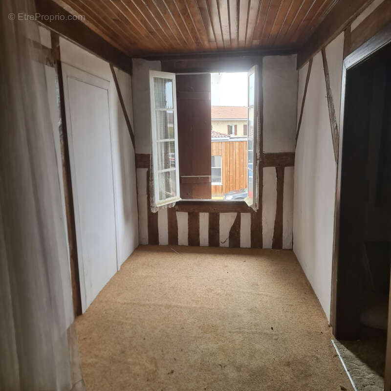 Maison à SAINT-JULIEN-EN-BORN