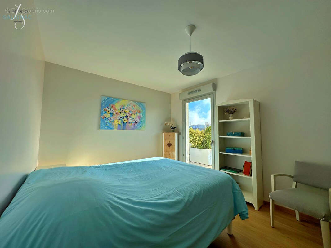 Appartement à PERONNAS