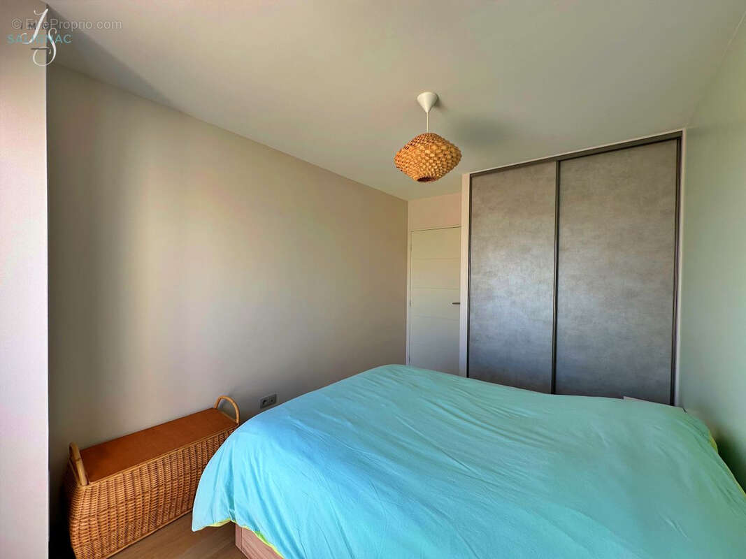 Appartement à PERONNAS