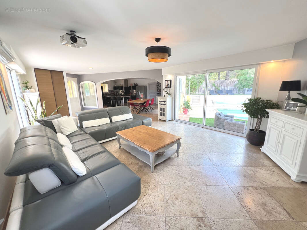 Maison à FORCALQUEIRET