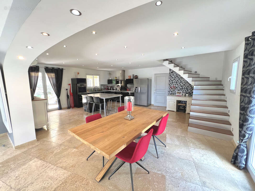 Maison à FORCALQUEIRET