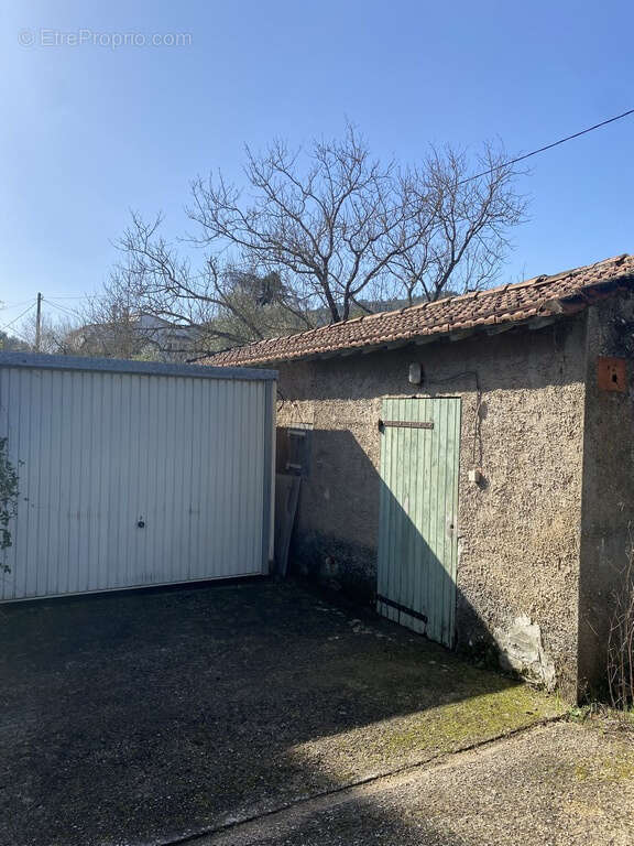 Maison à LA DESTROUSSE