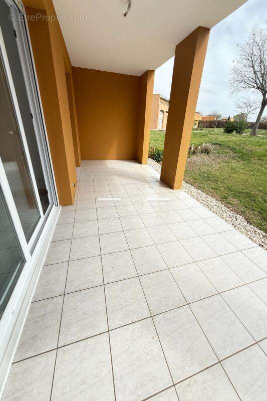 Appartement à SAINT-MARTIN-DE-CRAU