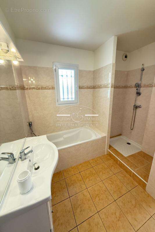 Appartement à SAINT-MARTIN-DE-CRAU