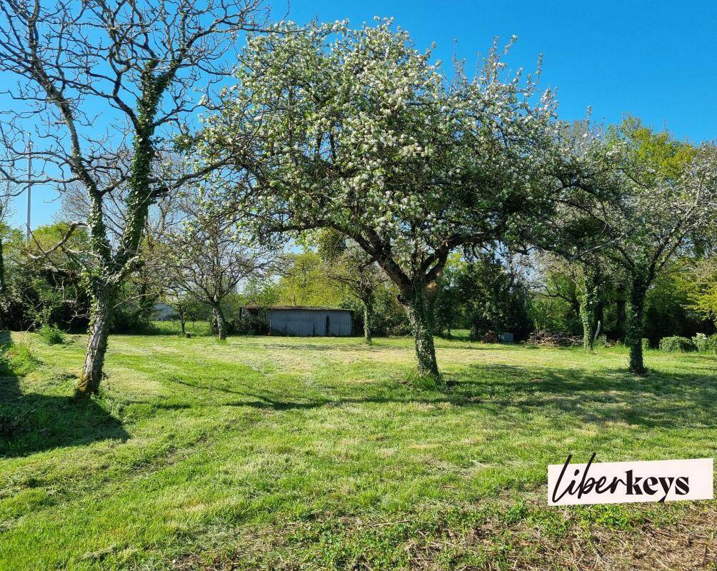 Terrain à SAINT-MARS-DU-DESERT