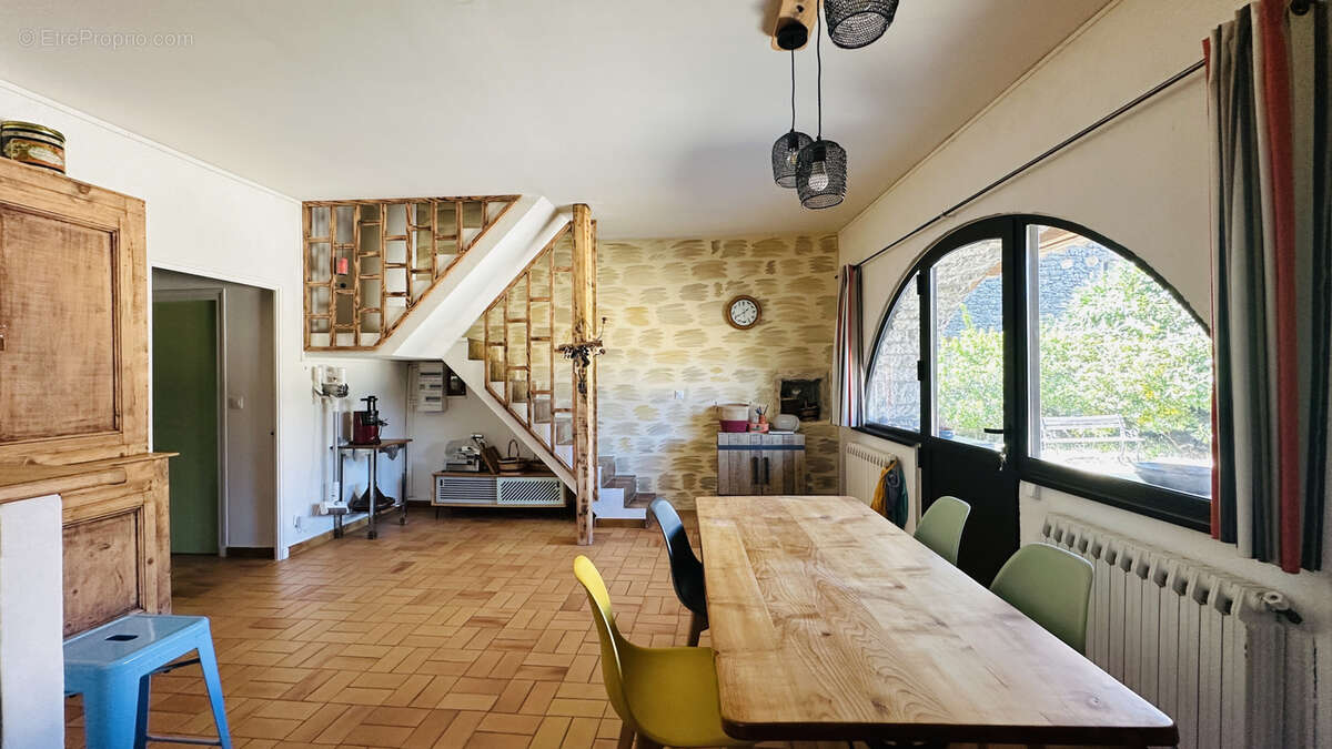 Maison à SAINT-ANDRE-DE-CRUZIERES