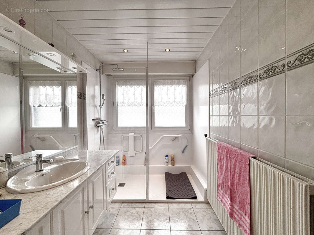 Maison à CHATEL-SAINT-GERMAIN