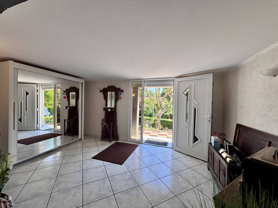 Maison à CHATEL-SAINT-GERMAIN