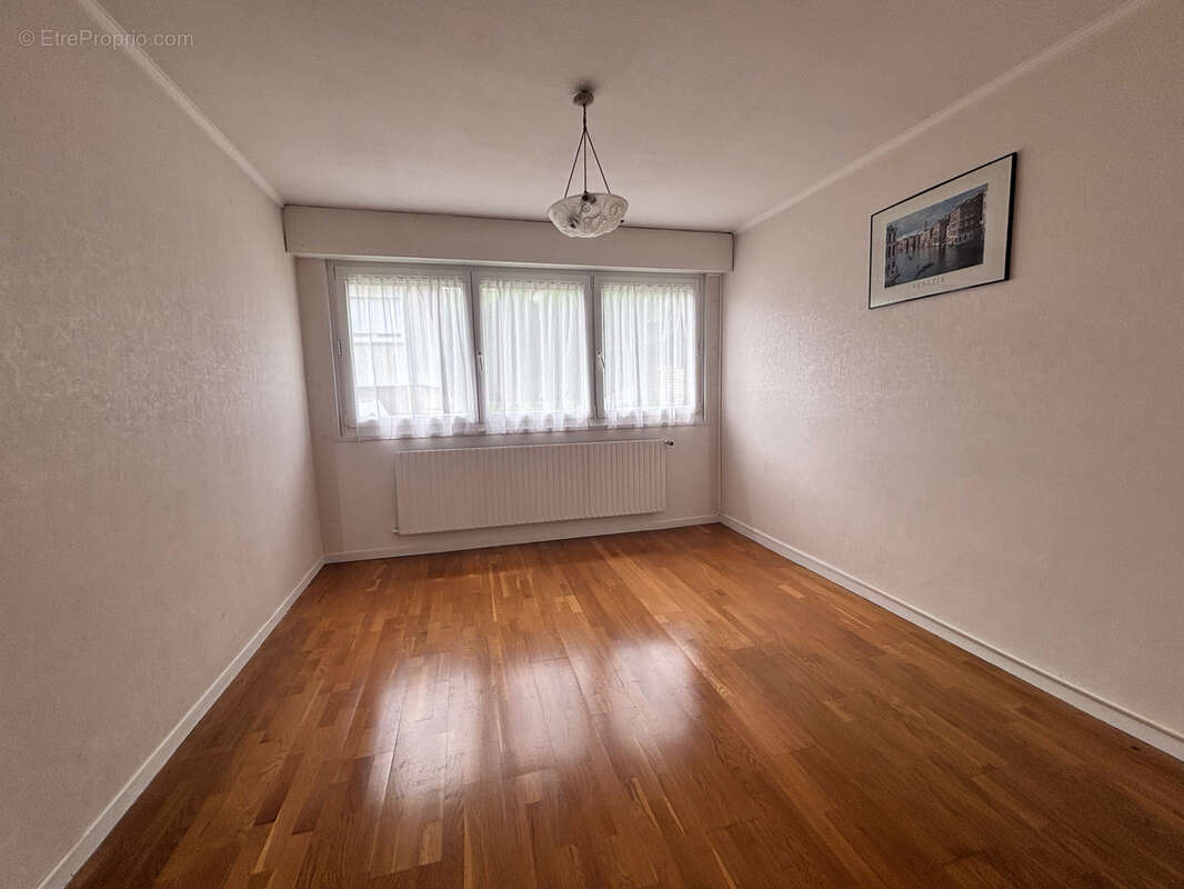 Maison à CHATEL-SAINT-GERMAIN