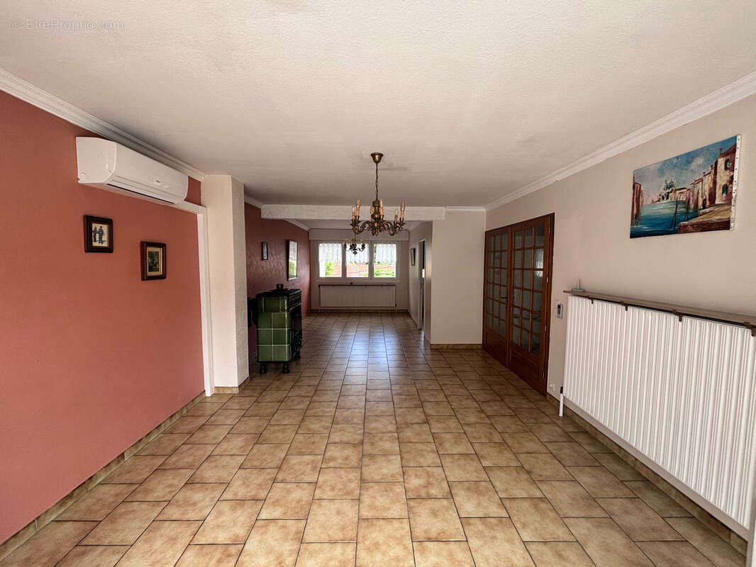 Maison à CHATEL-SAINT-GERMAIN