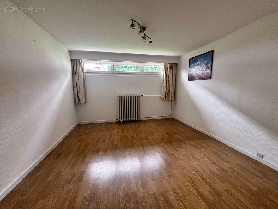 Maison à CHATEL-SAINT-GERMAIN