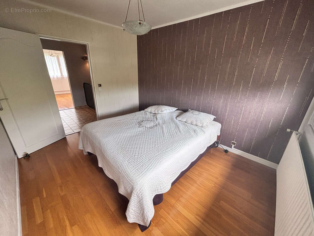 Maison à CHATEL-SAINT-GERMAIN