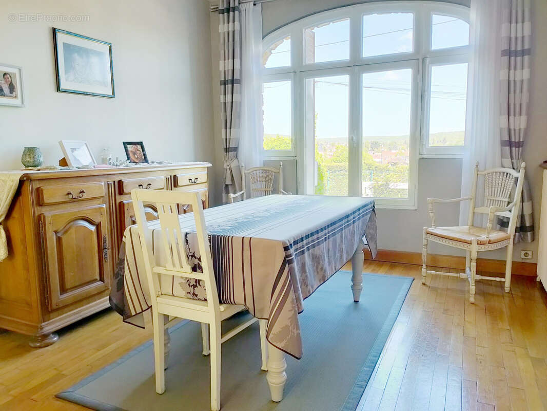 Maison à SAINT-REMY-LES-CHEVREUSE