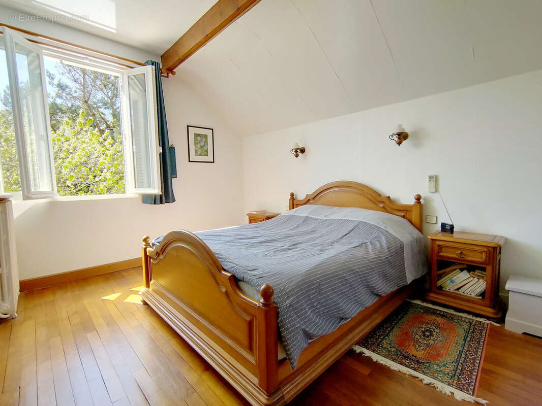 Maison à SAINT-REMY-LES-CHEVREUSE