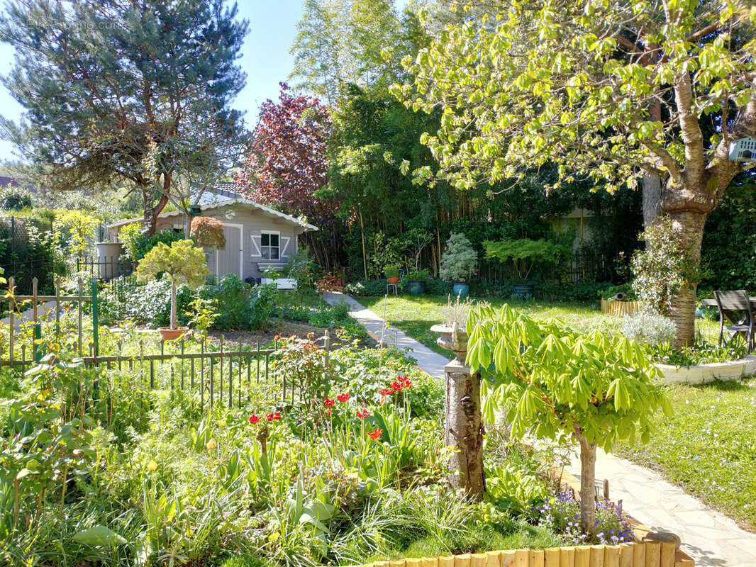 Maison à SAINT-REMY-LES-CHEVREUSE