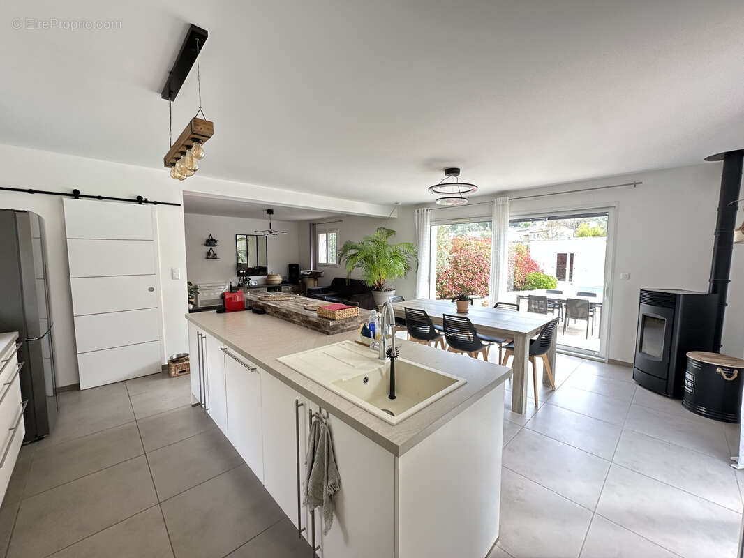 Maison à SOLLIES-TOUCAS