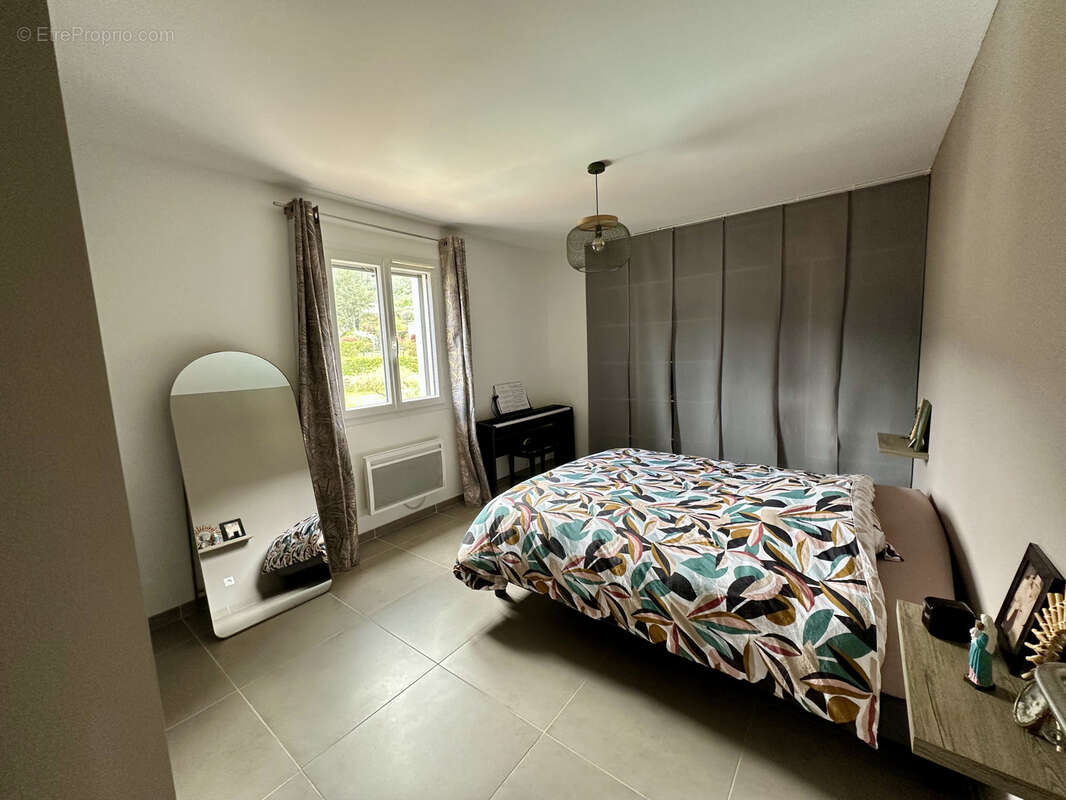 Maison à SOLLIES-TOUCAS