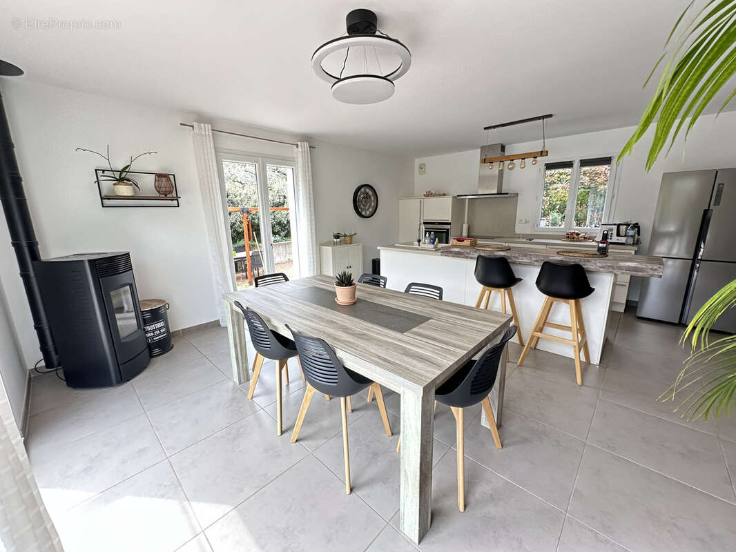 Maison à SOLLIES-TOUCAS