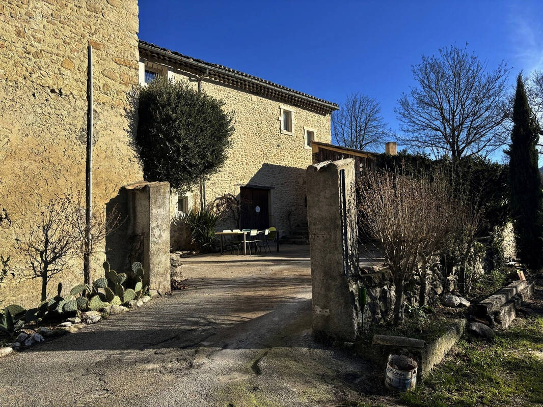 Maison à ROCHEFORT-EN-VALDAINE