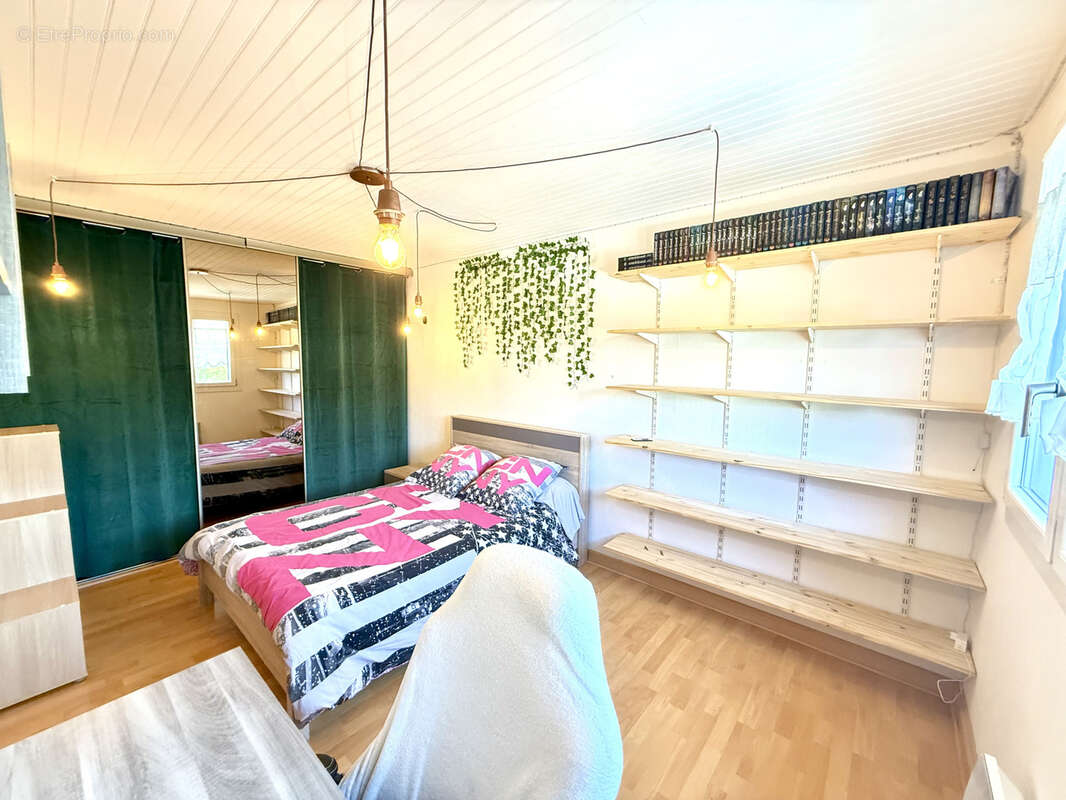 Maison à SAINT-LAURENT-DE-LA-SALANQUE