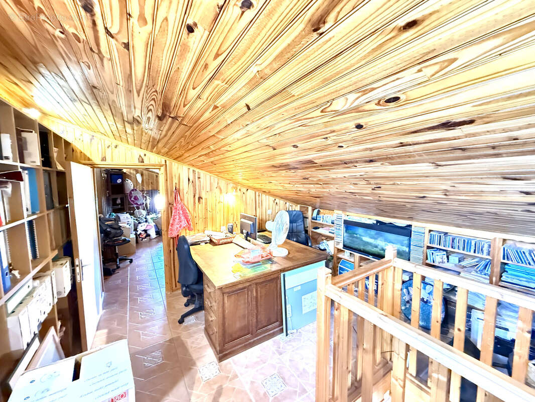 Maison à SAINT-LAURENT-DE-LA-SALANQUE