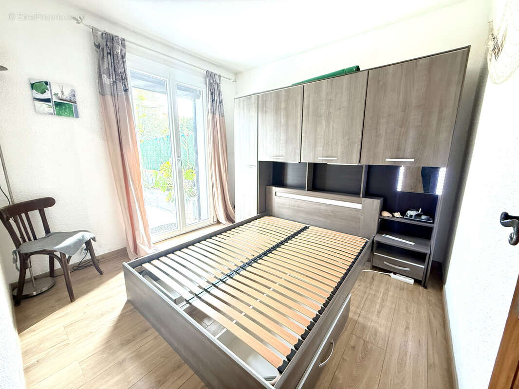 Maison à SAINT-LAURENT-DE-LA-SALANQUE