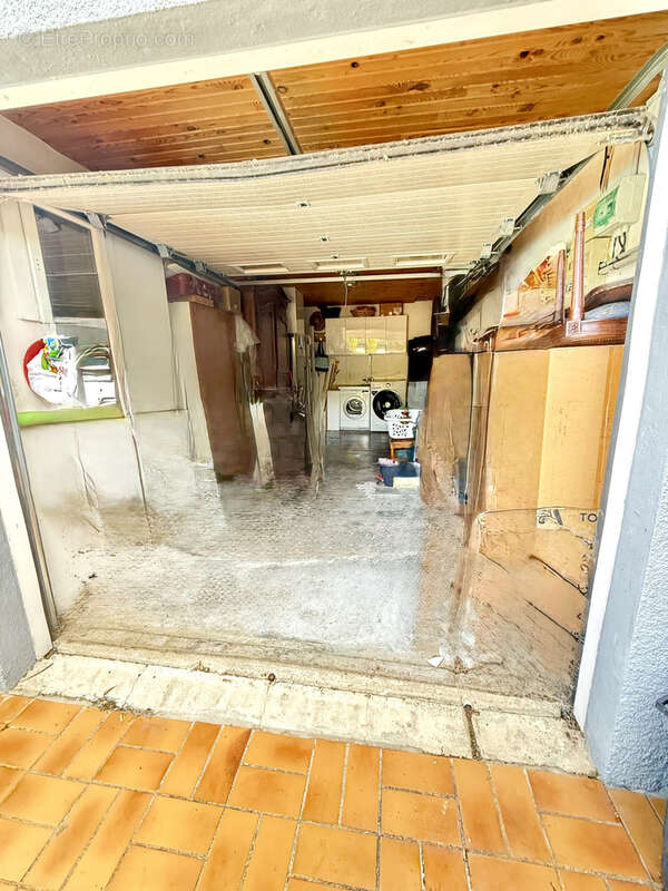 Maison à SAINT-LAURENT-DE-LA-SALANQUE