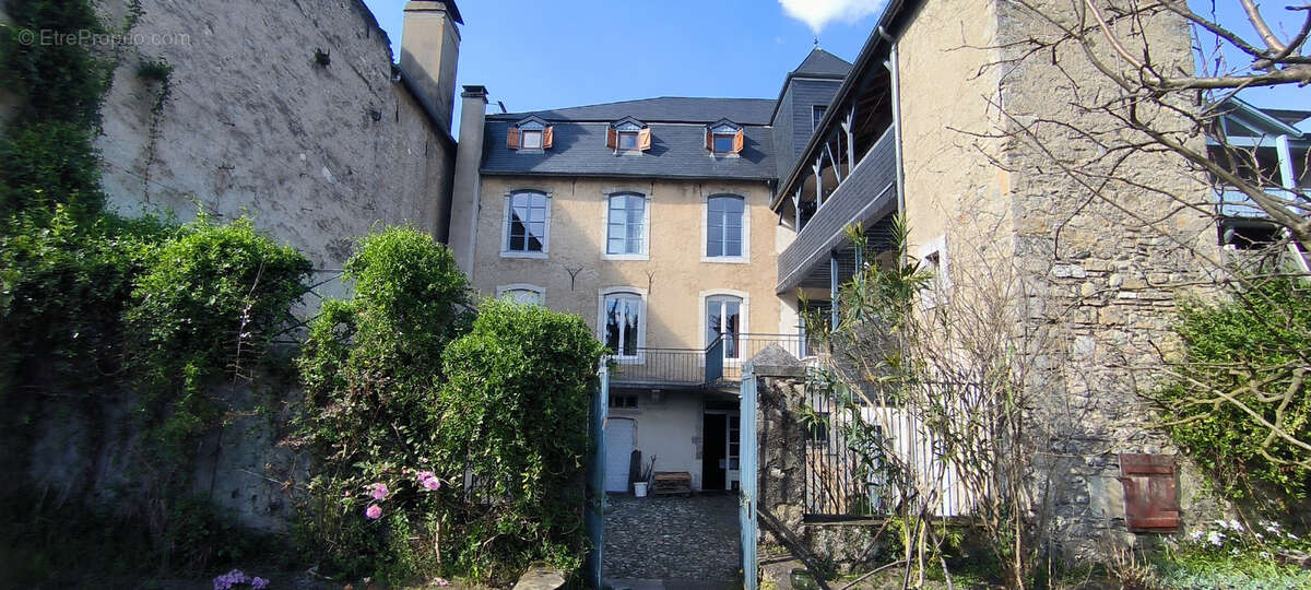 Maison à OLORON-SAINTE-MARIE