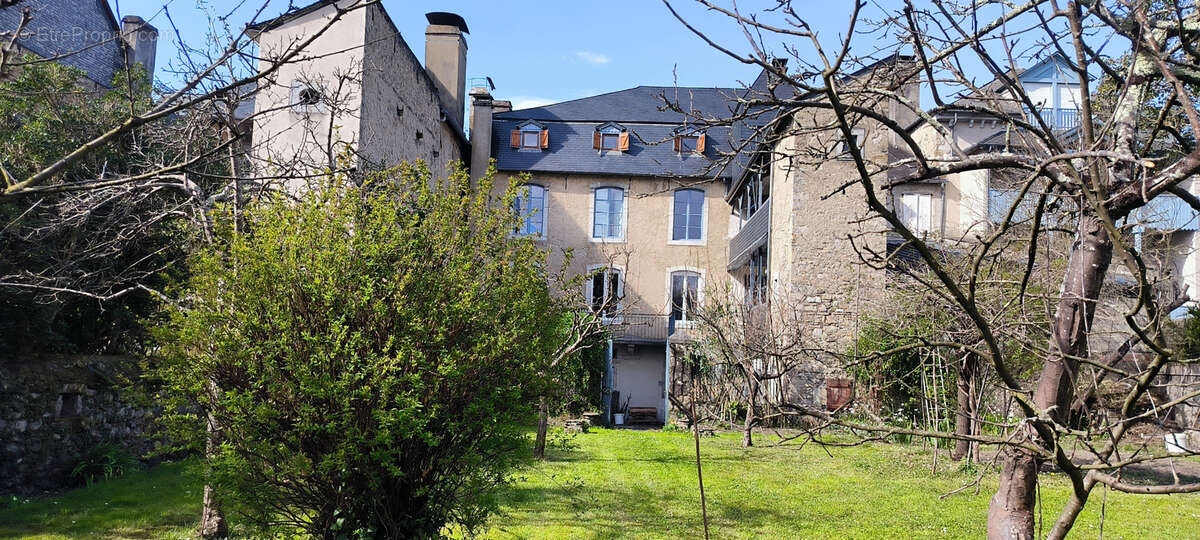 Maison à OLORON-SAINTE-MARIE