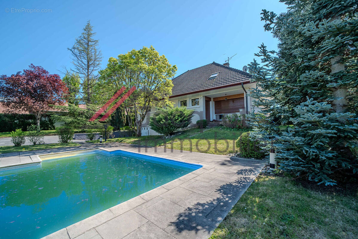 Maison à LONS-LE-SAUNIER