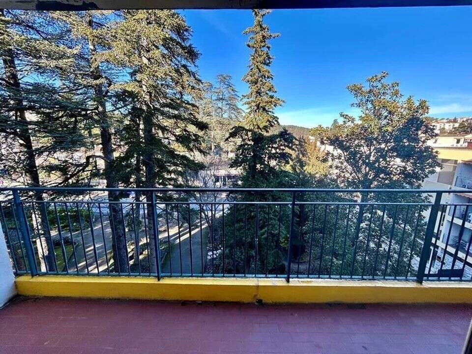 Appartement à GREOUX-LES-BAINS