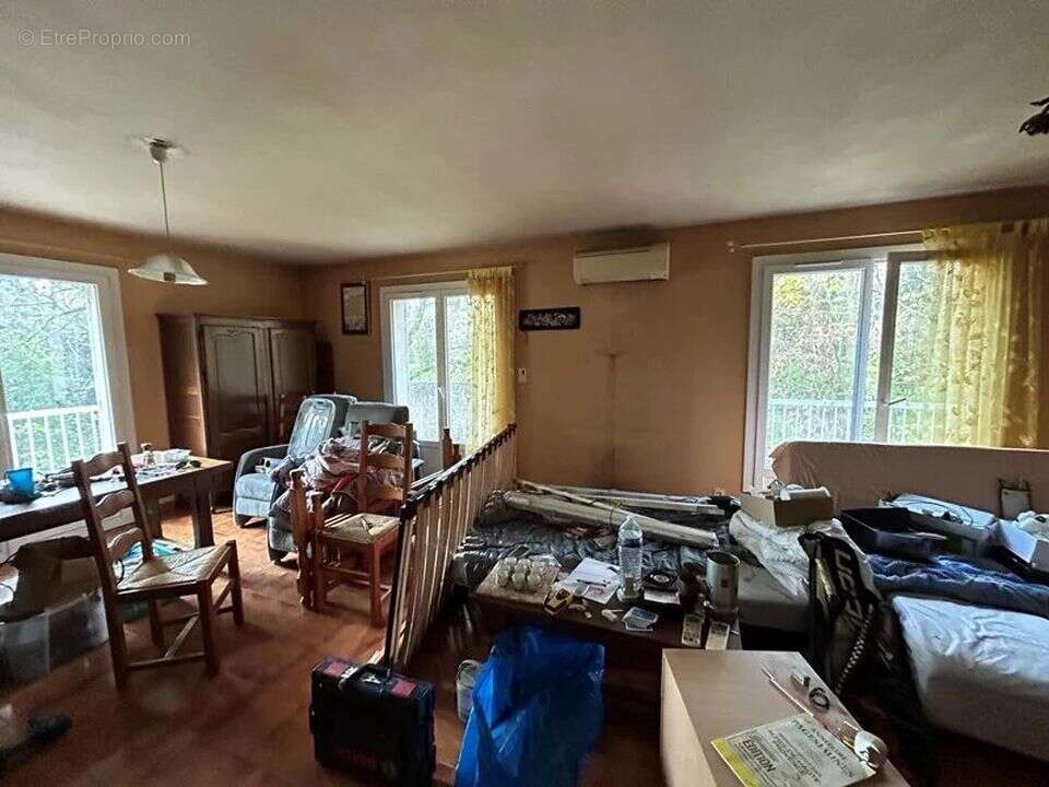 Appartement à GREOUX-LES-BAINS