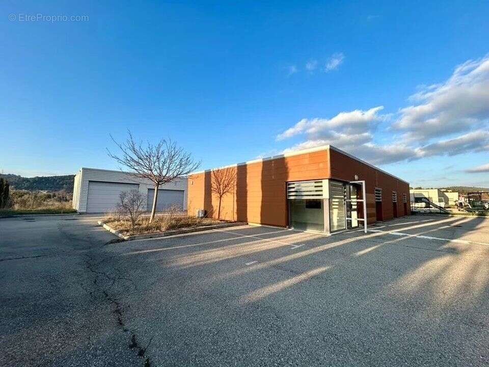 Commerce à GREOUX-LES-BAINS