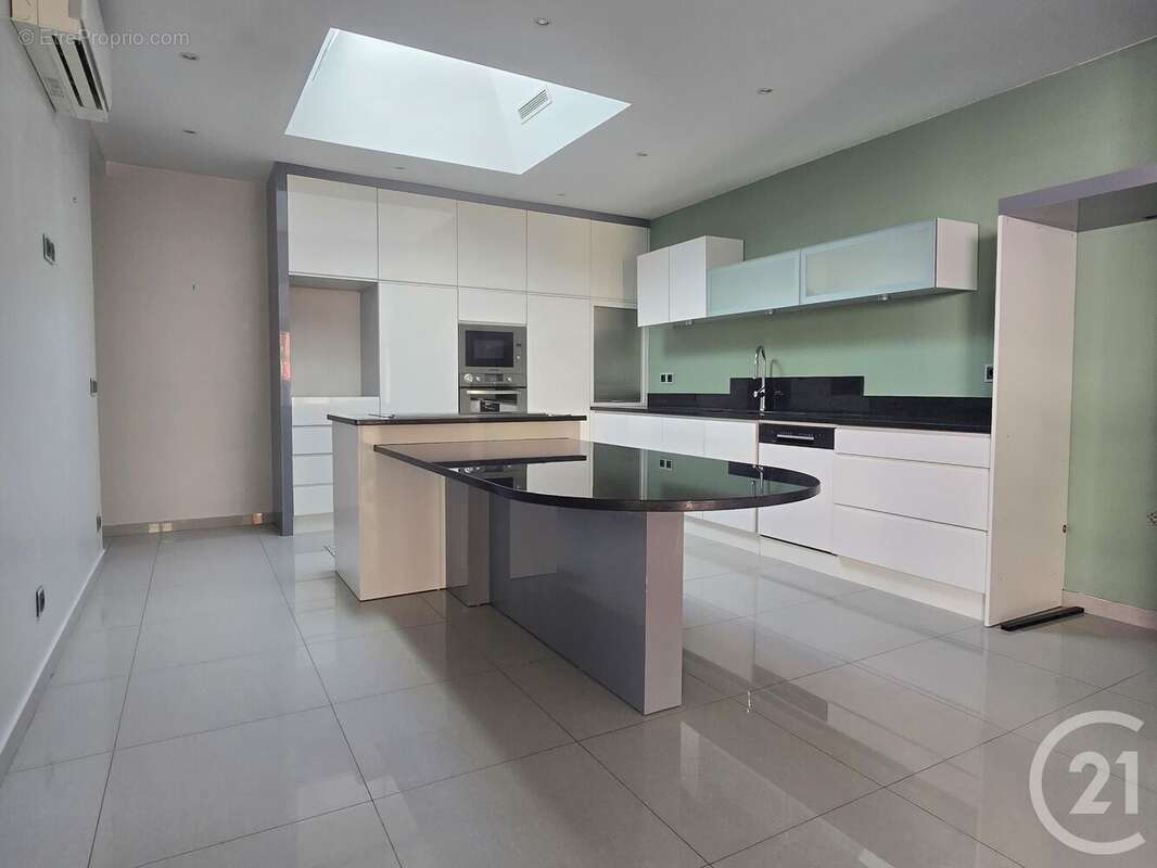 Maison à SAINT-MAUR-DES-FOSSES