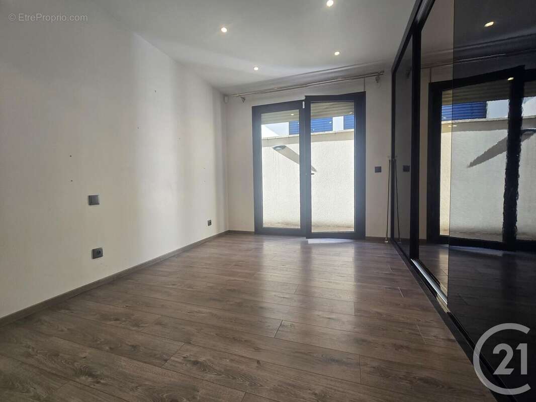 Maison à SAINT-MAUR-DES-FOSSES